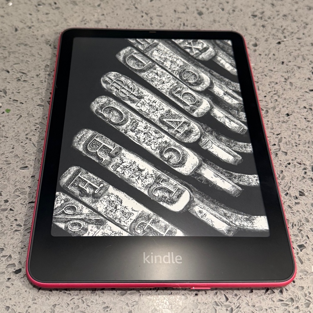 NWB Kindle Paperwhite Signature Edition,12th Gen 32GB,Metallic Raspberry - Picture 4 of 6